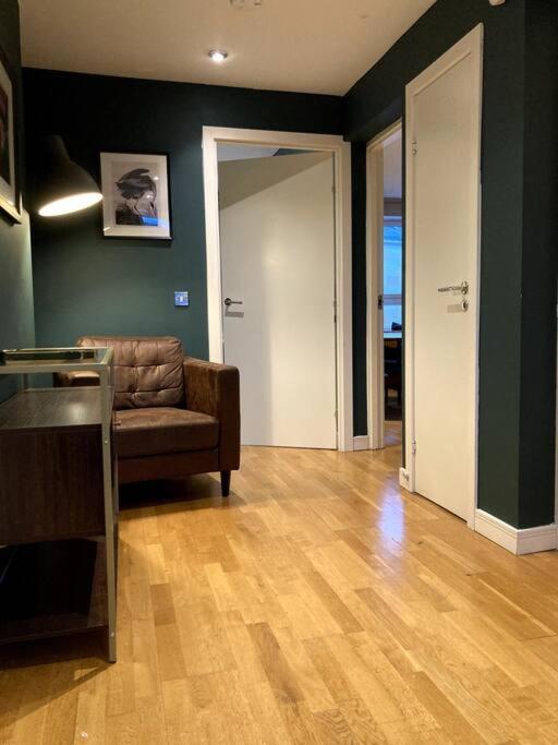 Stylish 2 Bed Accessible Flat Perfect Location Lägenhet Glasgow Exteriör bild